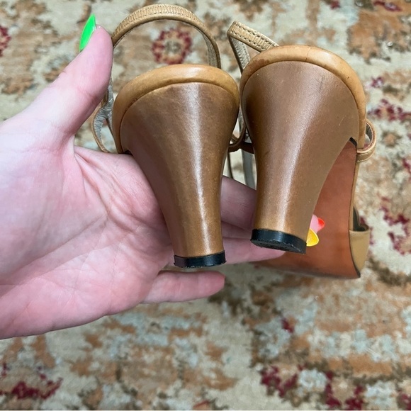 Vintage 80s Delman Tan & Black Strappy Cap Toe Slingback Heels 8.5 AA - Picture 3 of 5
